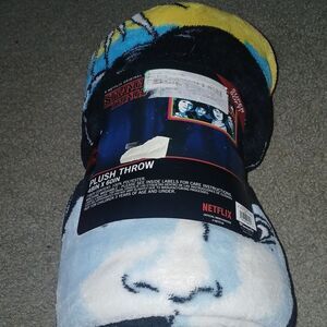 Stranger Things blanket throw  Sz 48x60  NEW